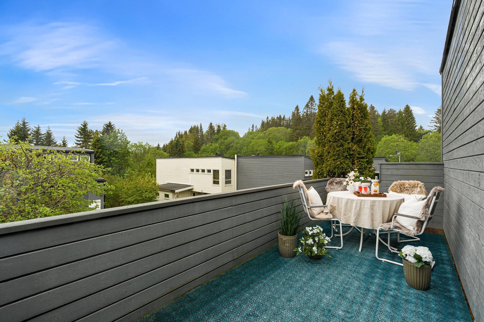 Balkongen er på 13 m². Galleribilde
