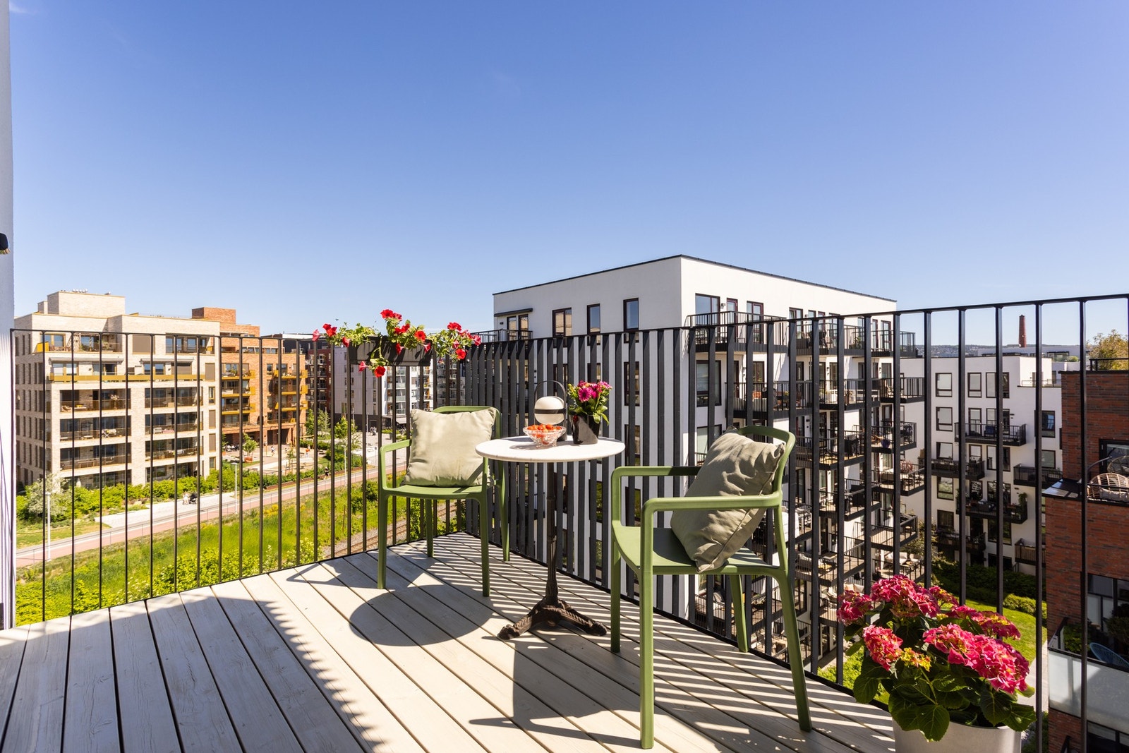 Dette er en lekker 3-roms hjørneleilighet med beliggenhet i populære Krydderhagen på Hasle/Løren. Galleribilde