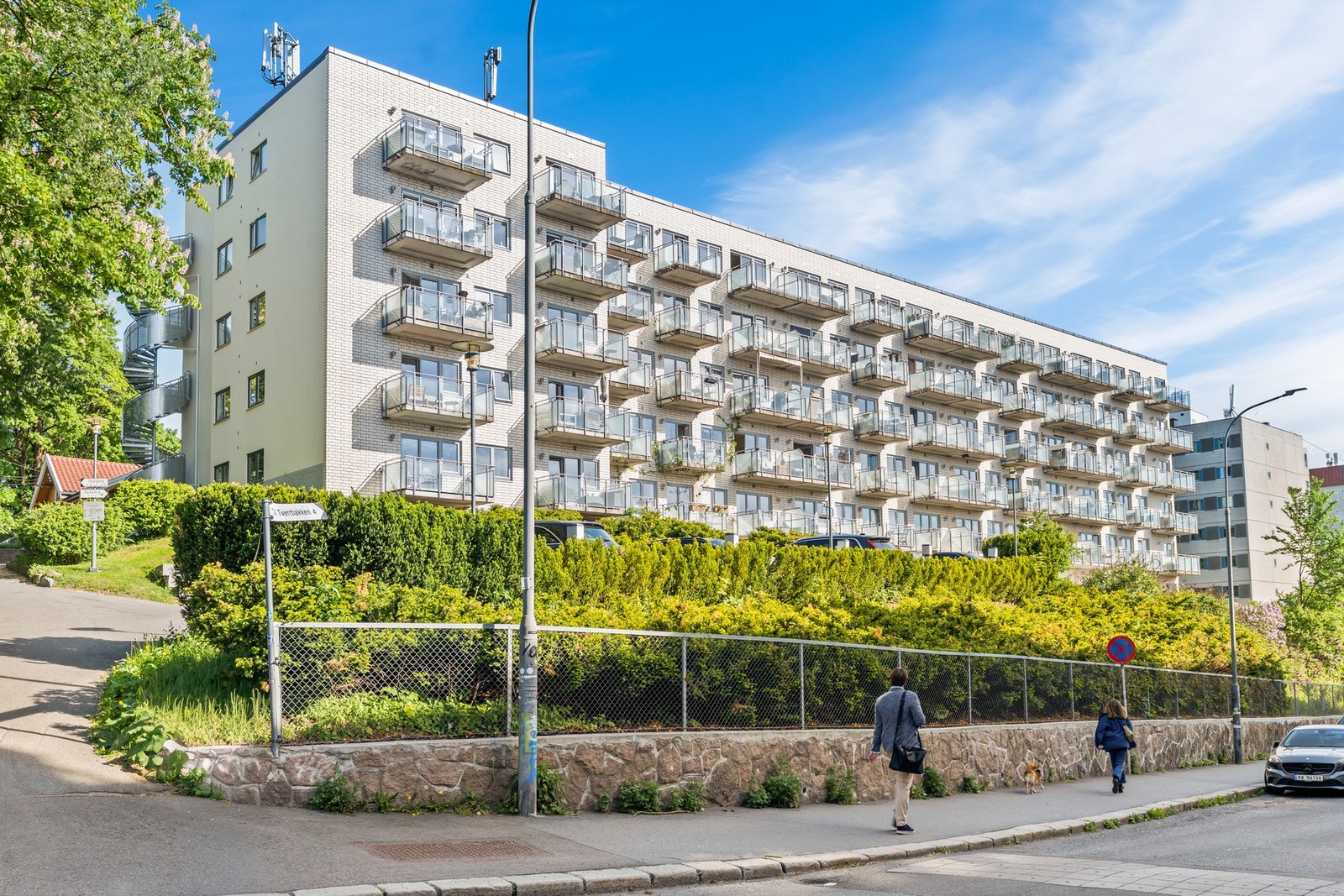 Fasade Tverrbakken 4. Sameiet består av 79 boligseksjoner. Galleribilde