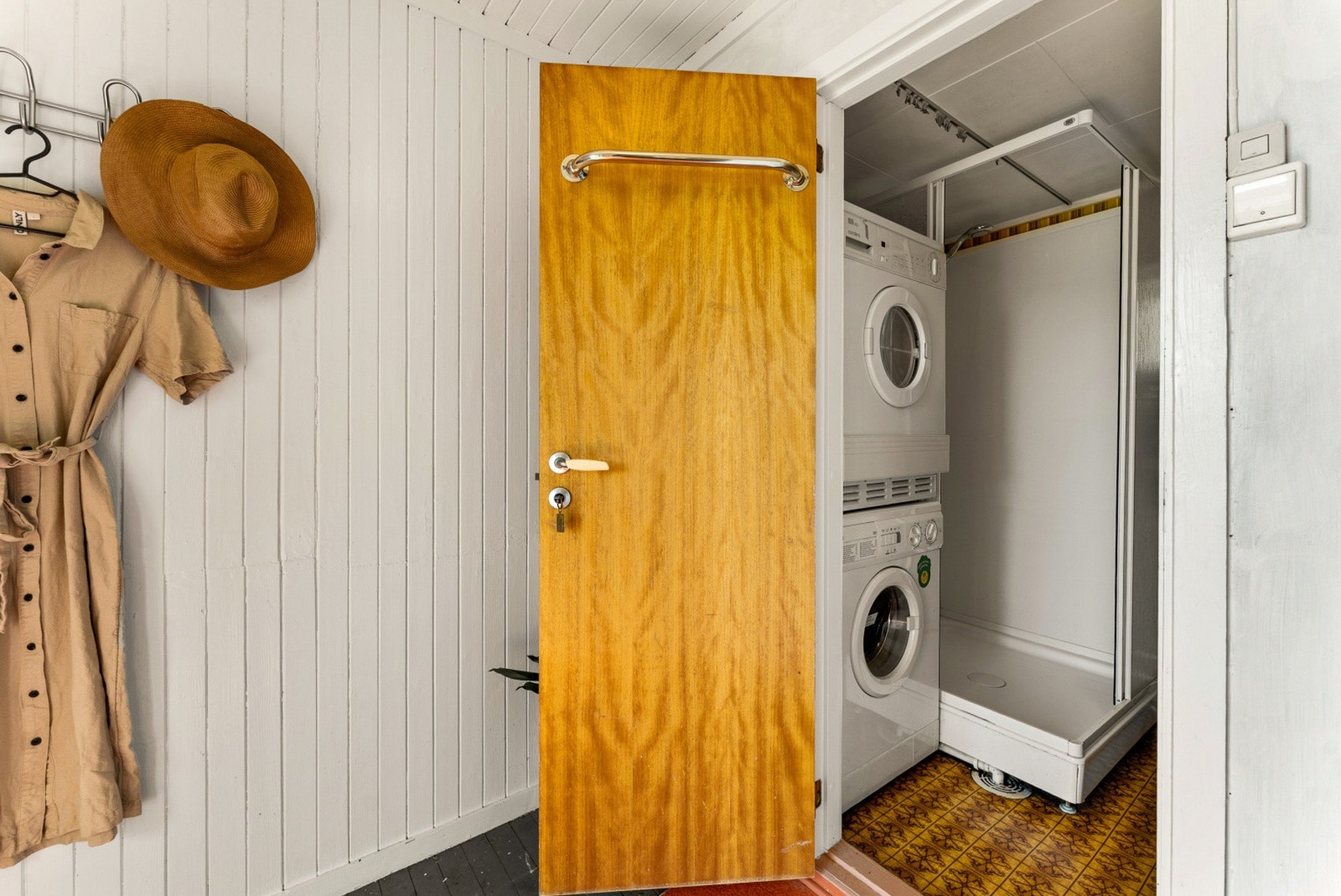 Fra entréen er det inngang til badet. Galleribilde