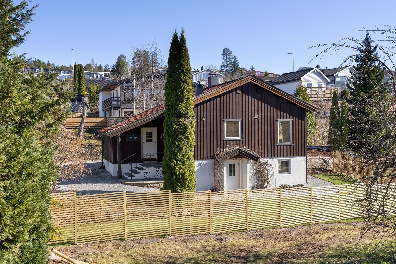 Boligen har adkomst fra begge etasjer. Galleribilde