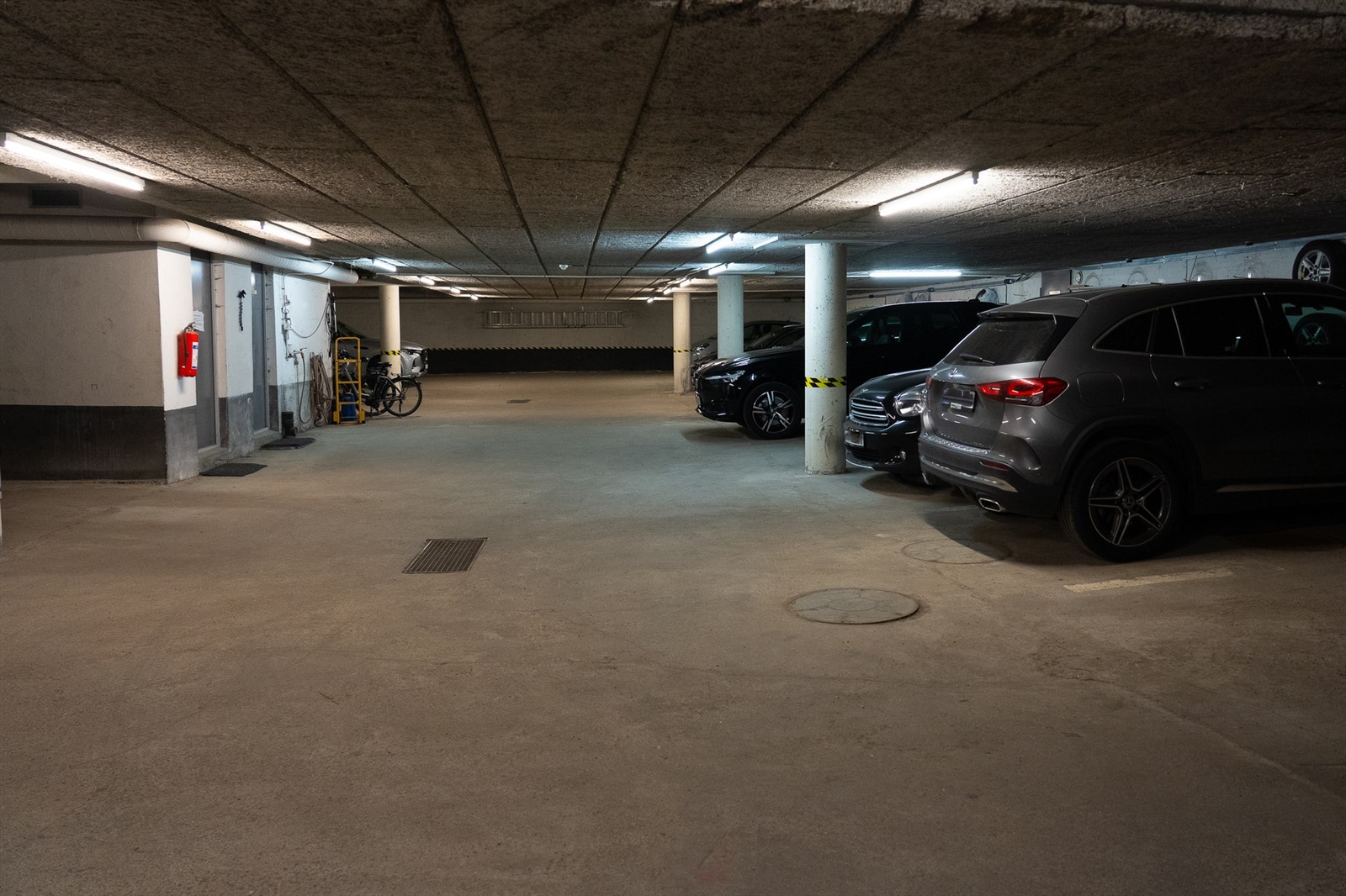 Garasje, selgers arkiv Galleribilde