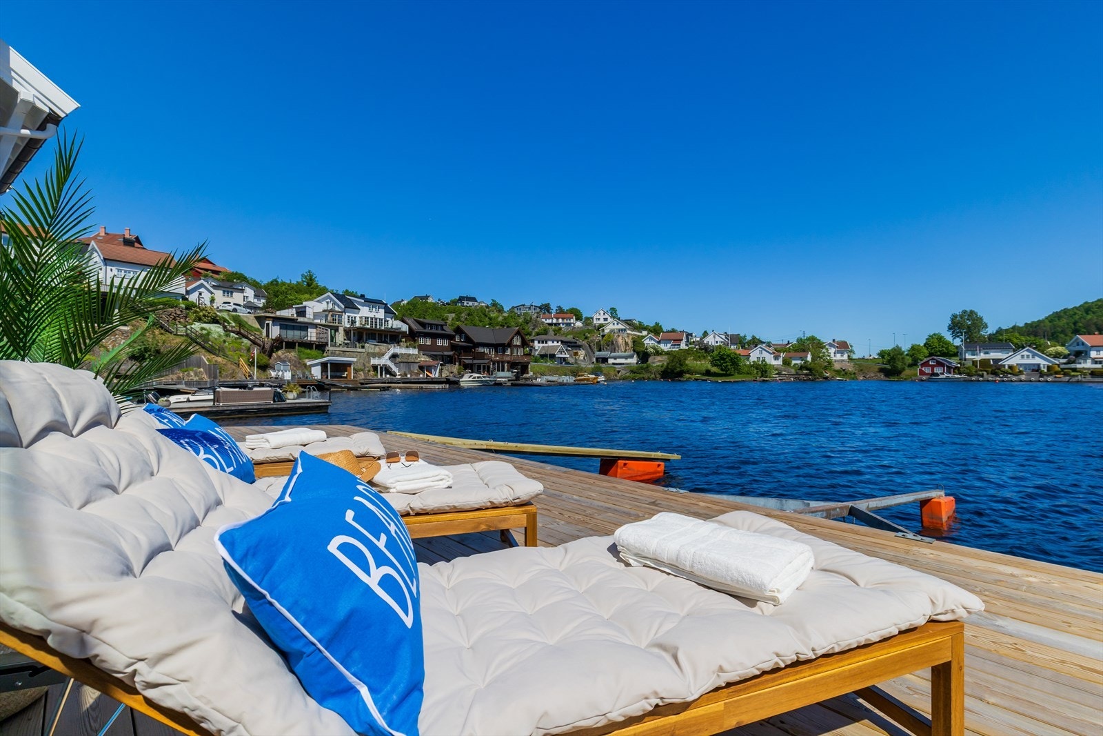 Nyetablert brygge med utrigger Galleribilde
