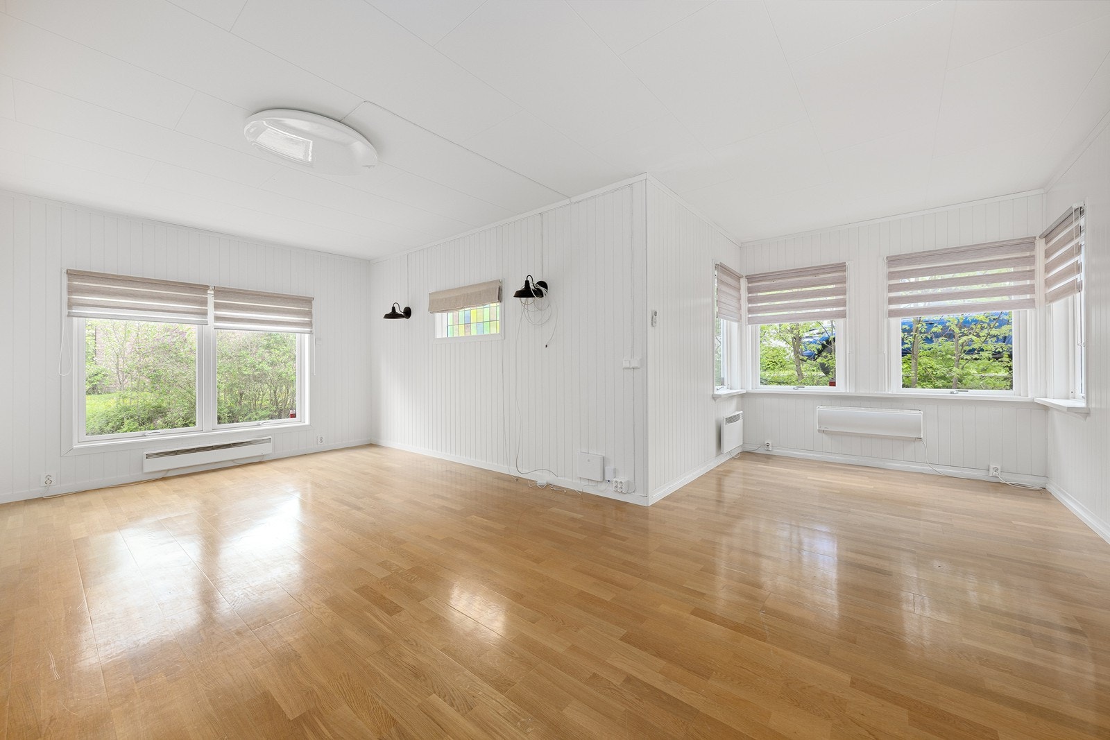 I stuen er det god plass til å møblere i ønskede soner. Galleribilde