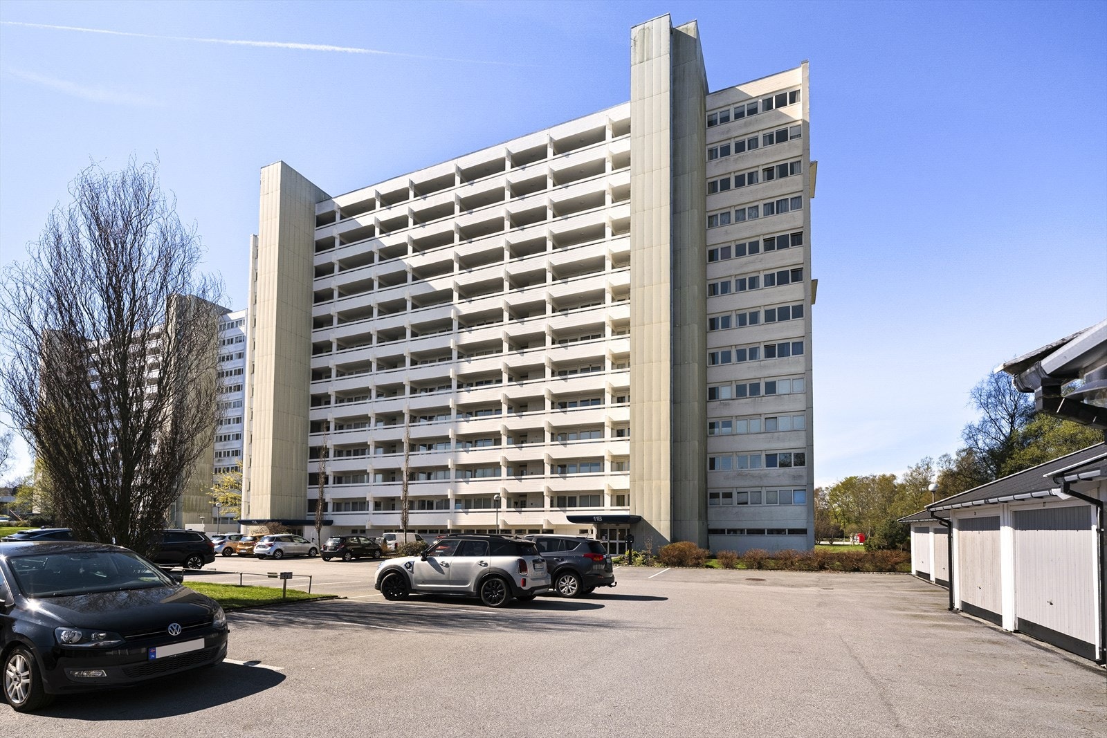 - Parkeringsplass like ved inngangspartiet - Galleribilde