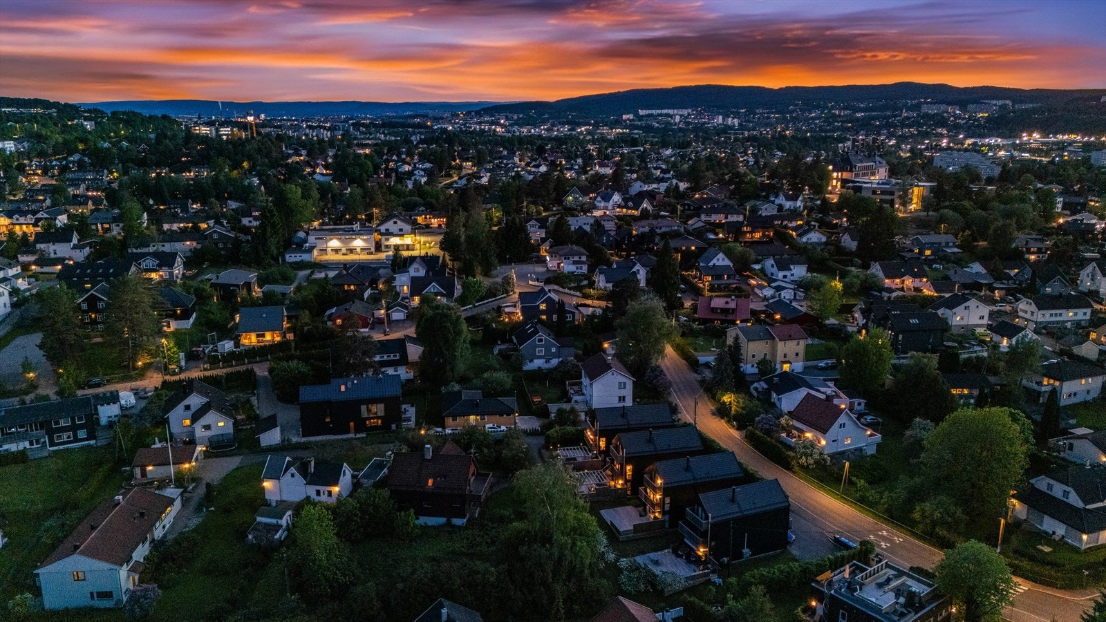 I nærmiljøet finner man også flere gode barnehager, som Øvre Høybråten, Stig barnehage og Starveien barnehage. Sistnevnte kun 6 minutters gange unna boligen! Galleribilde