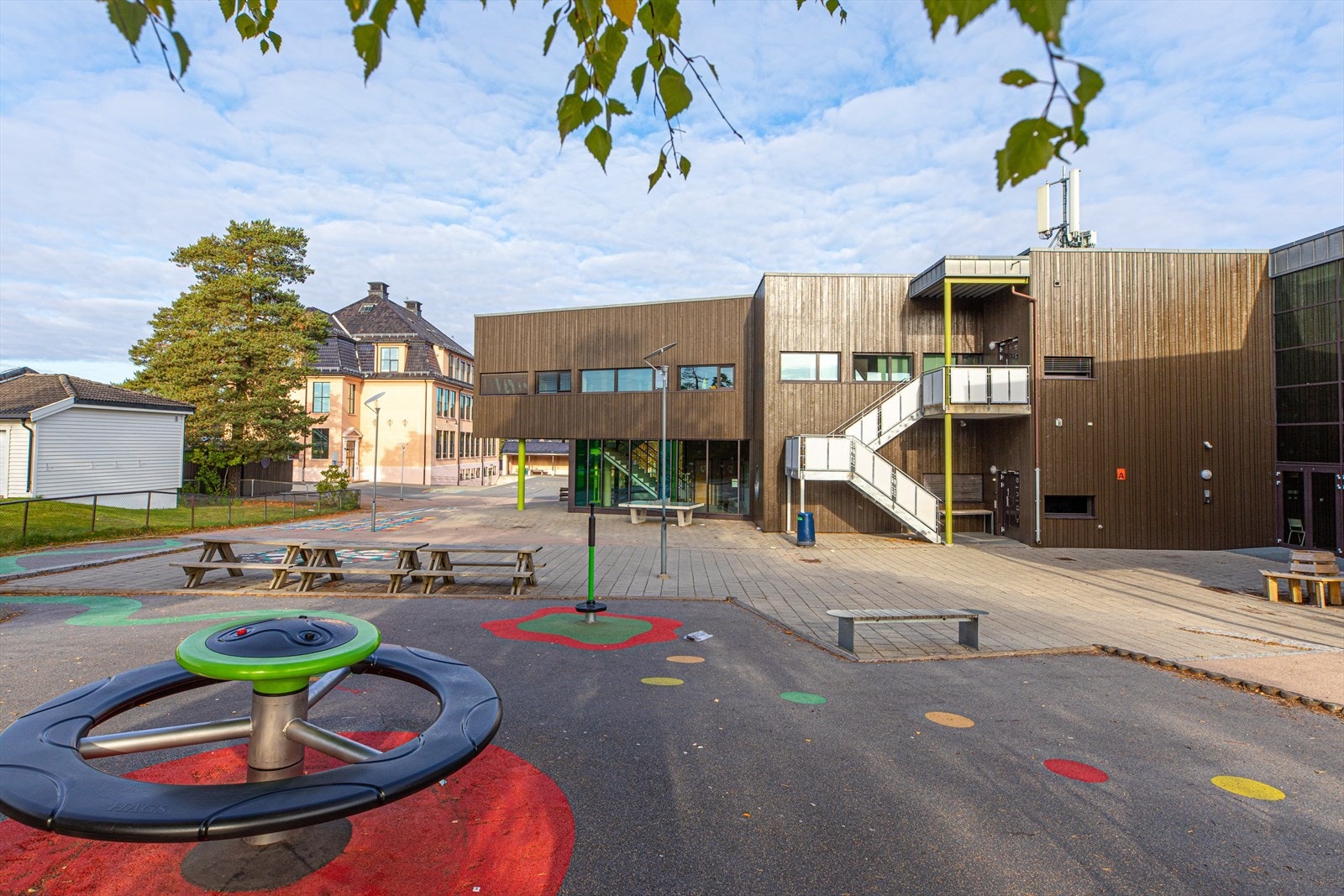 Høybråten Skole. Galleribilde