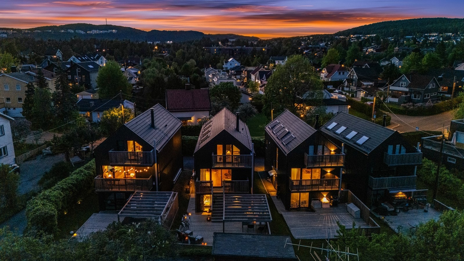 Høybråten er et svært attraktivt, populært og barnevennlig boligområde som ligger ca. 12 km nordøst for Oslo sentrum. Galleribilde