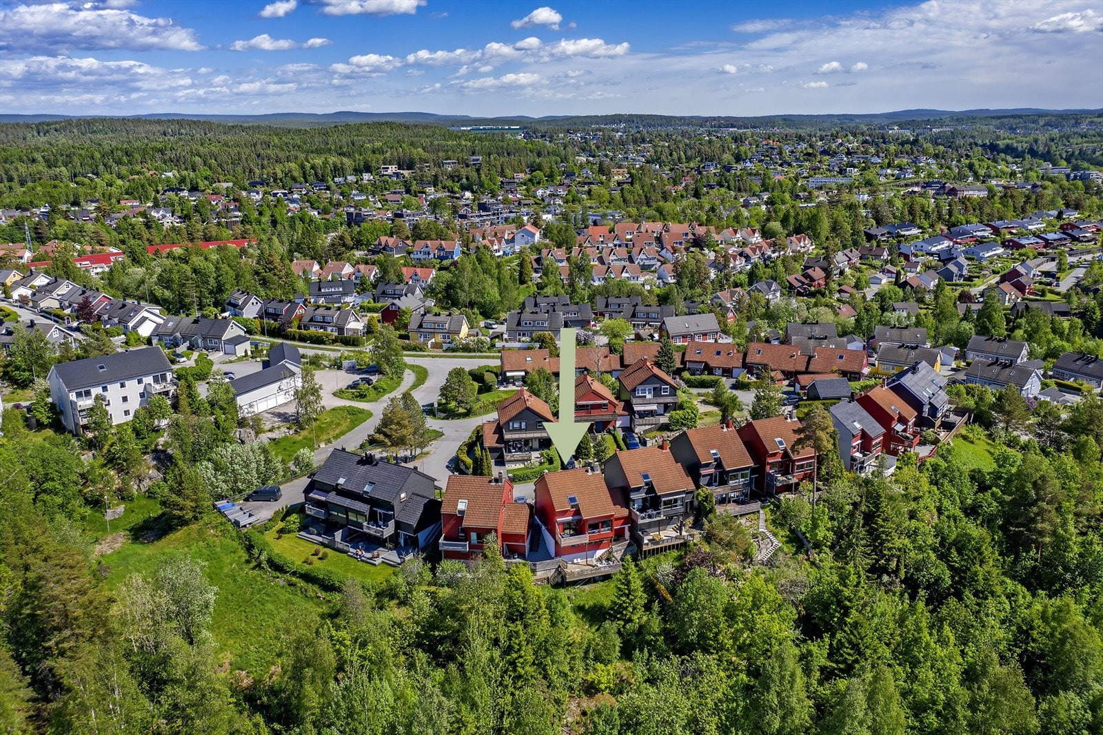 Super beliggenhet i et barnevennlig boområde - flere barnefamilier i nærområdet og lite biltrafikk på tunet Galleribilde