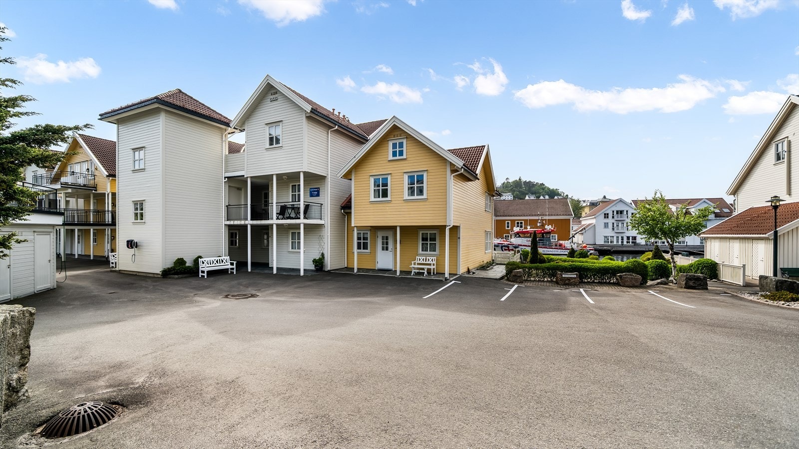 Sameiet disponerer gjesteparkering på tomten. Galleribilde