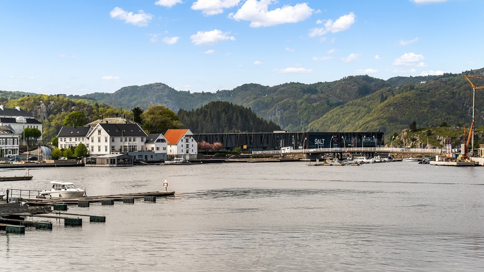 Utsikt mot Nordsundbrua og bykjernen. Galleribilde