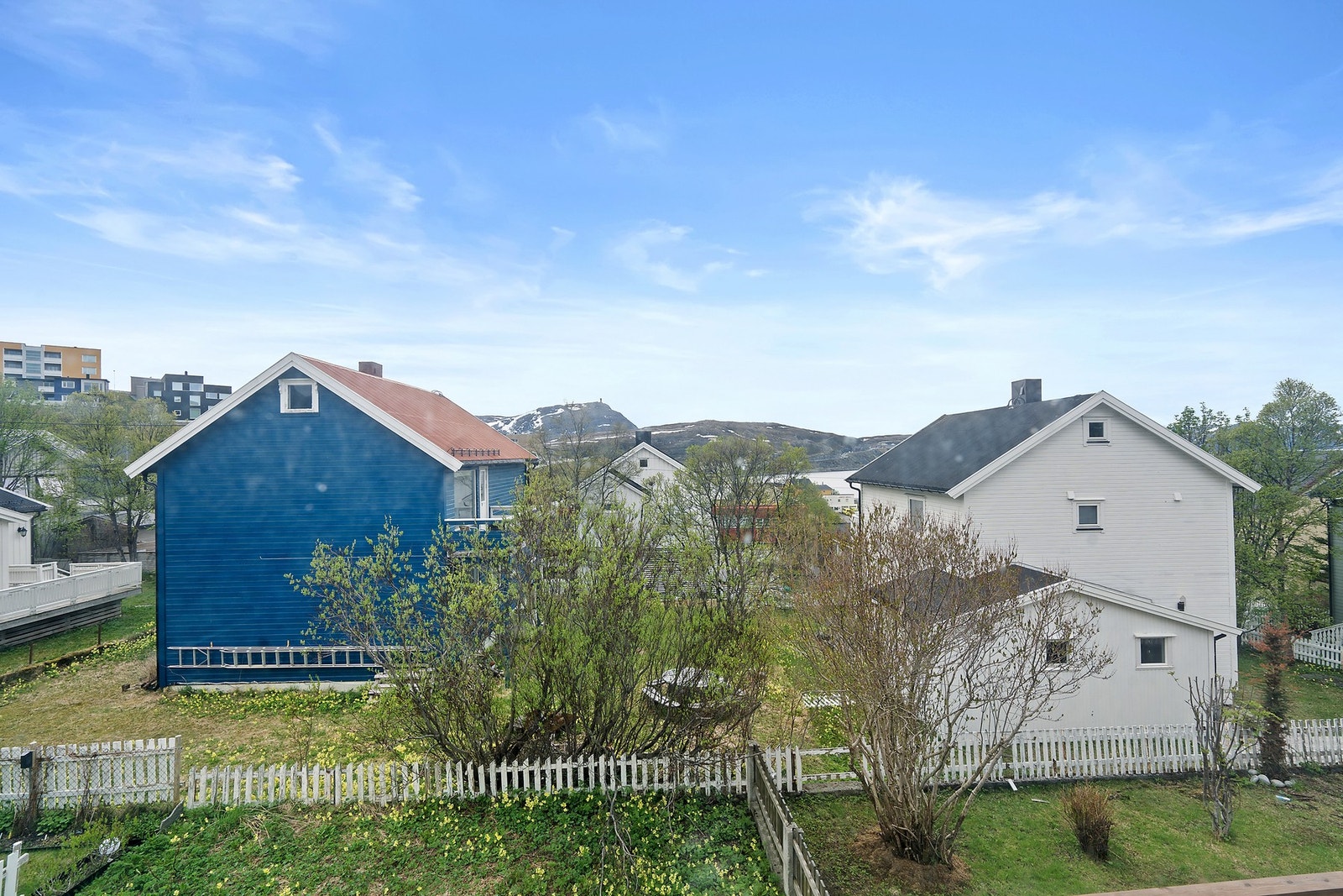 Utsikt fra boligen mot nærområdet. Galleribilde