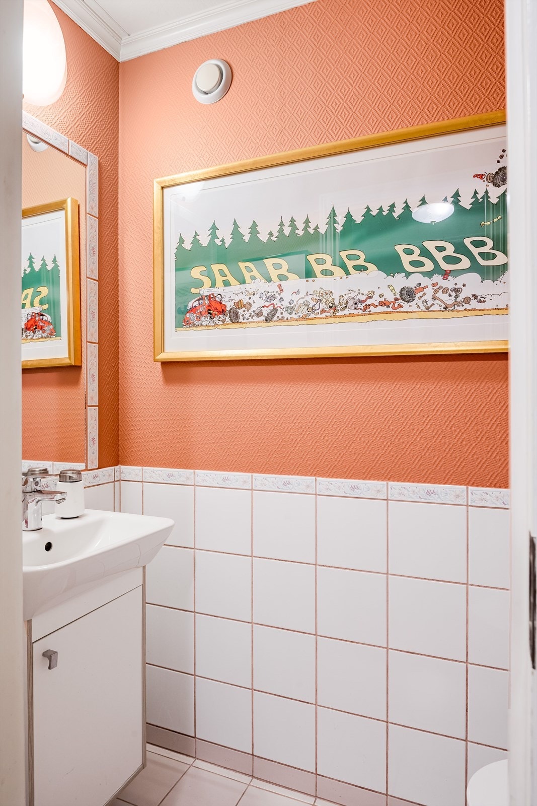 Praktisk med toalettrom i 1. etasje siden badet ligger i 2. etasje. Galleribilde