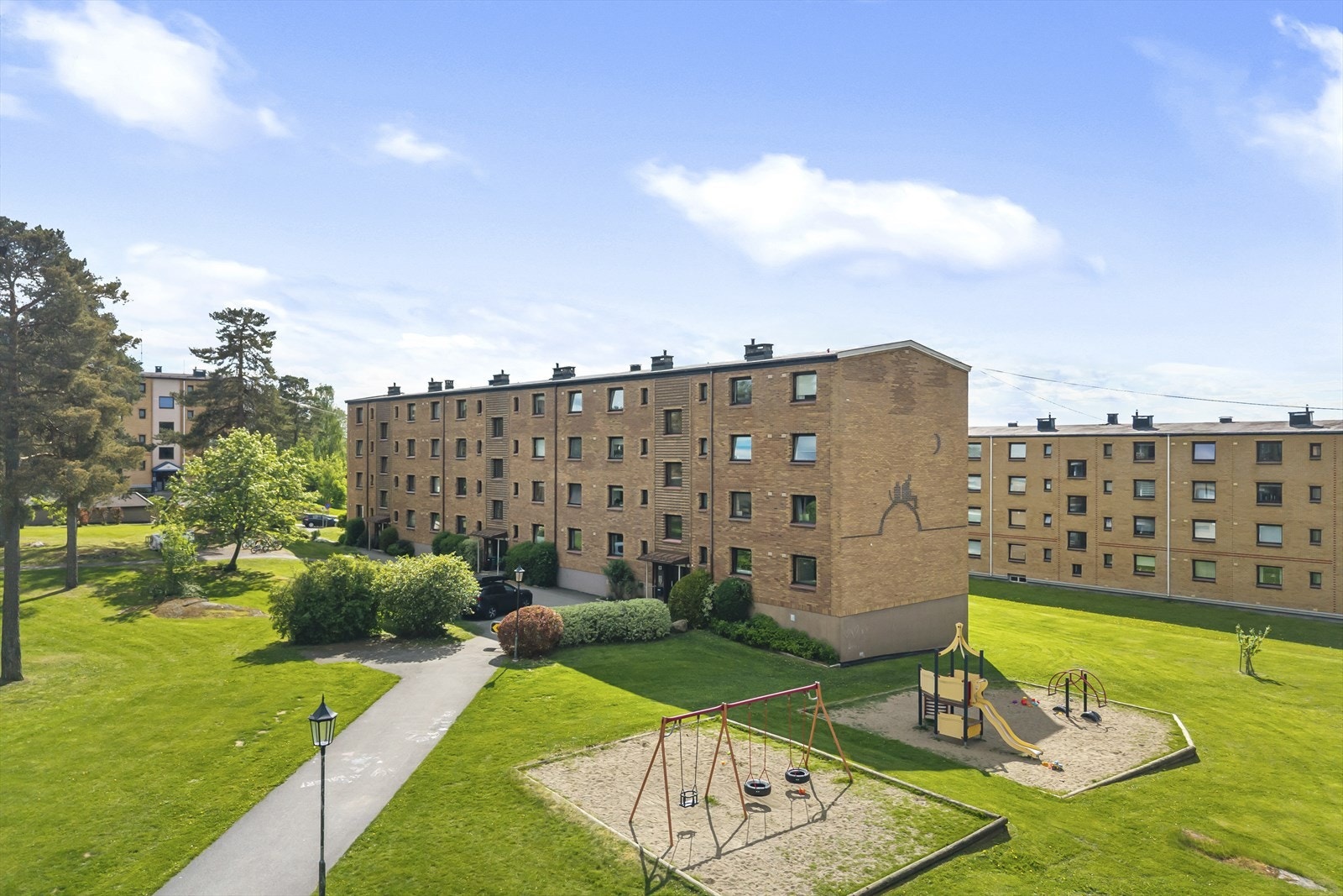Det er god tilgang til offentlig kommunikasjonen med T-bane. Galleribilde