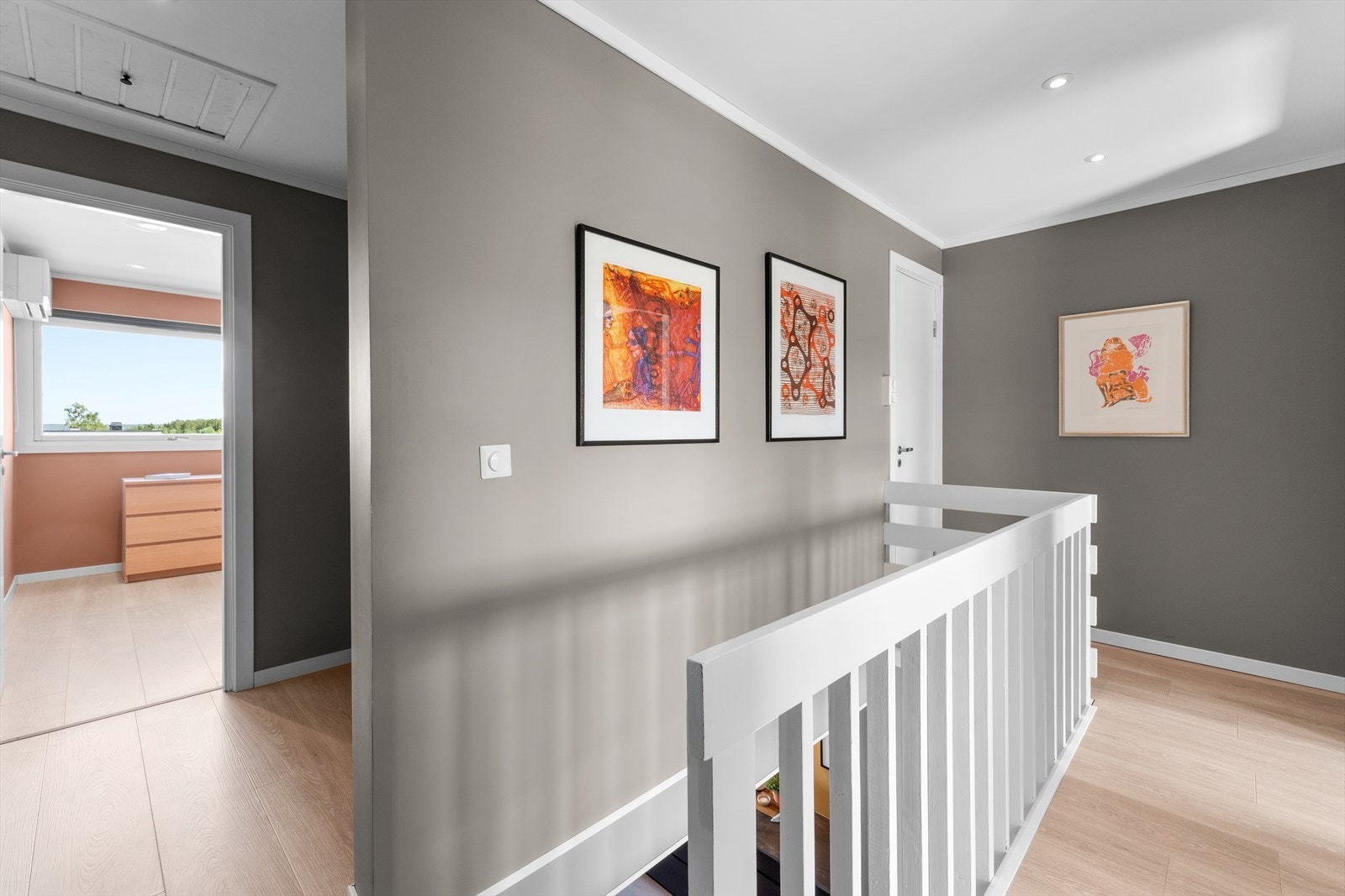 I 2.etasje har du bad og 3 soverom. Galleribilde