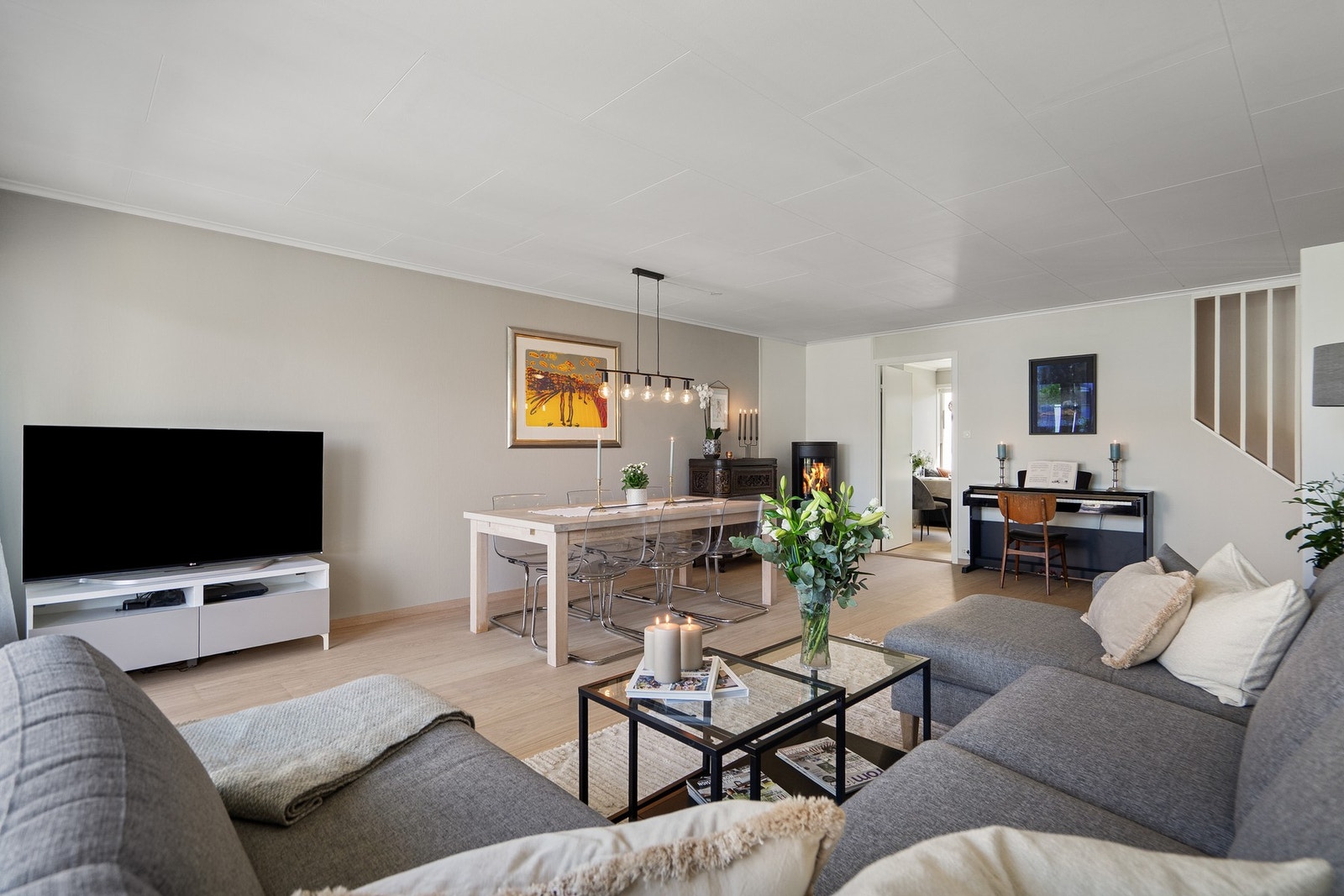God plass til både sofagruppe og spisebord. Galleribilde