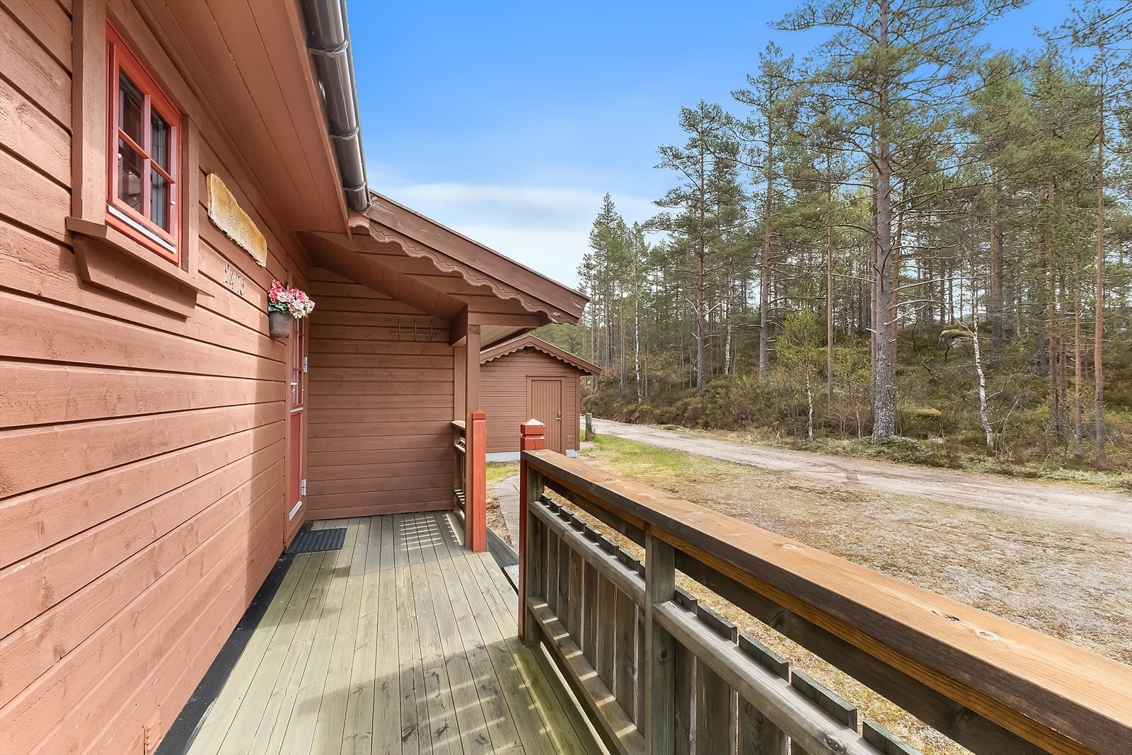Kjørevei til døra. Galleribilde