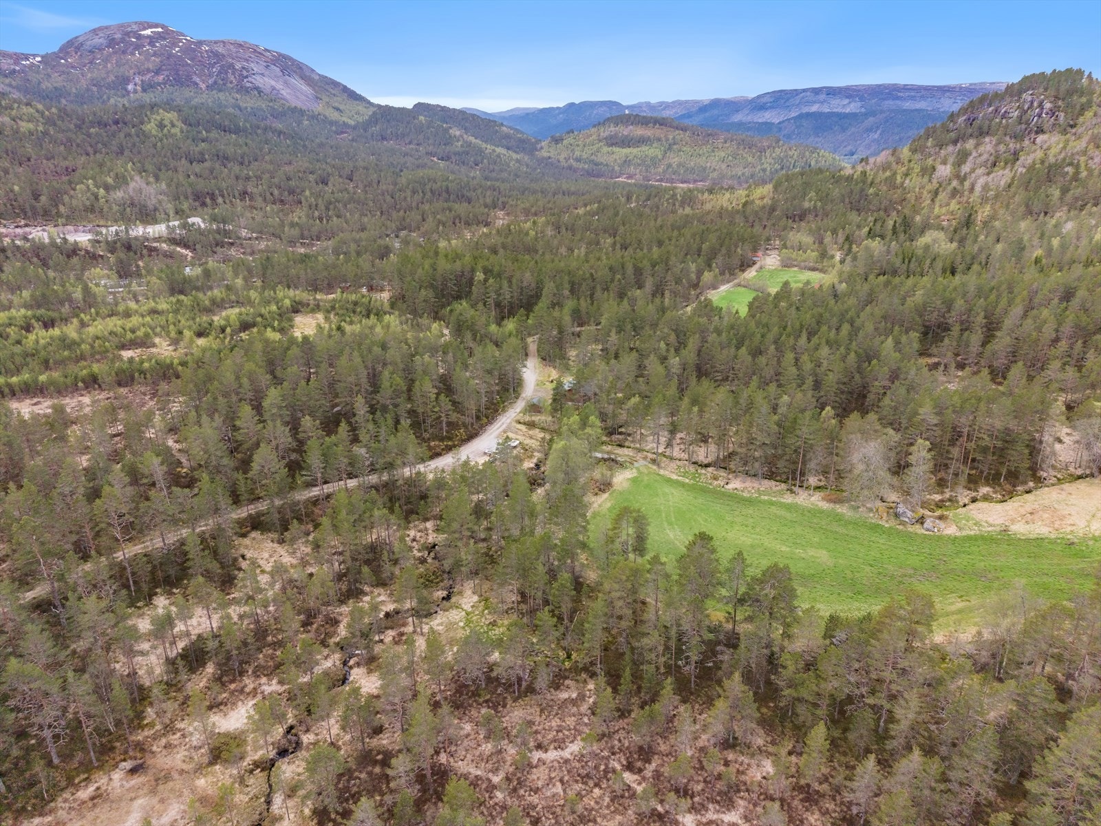 Det er ca. 5 km til Knaben/ Gruvebyen. Galleribilde