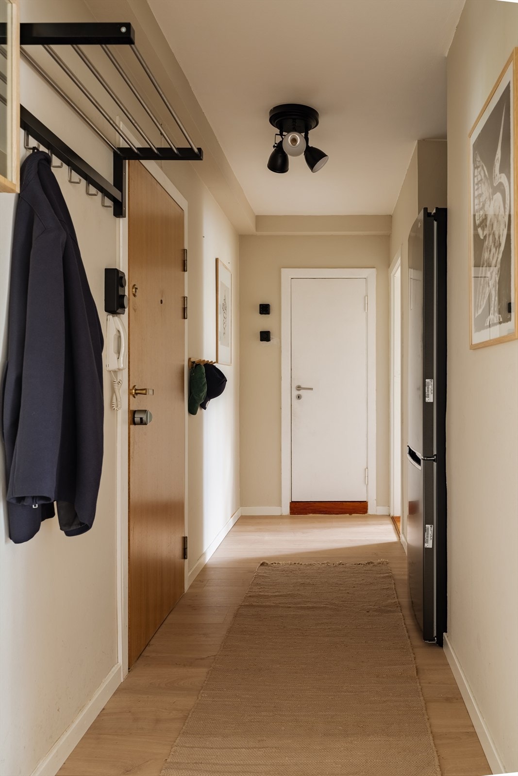 For ytterligere oppbevaring kan både en loftsbod og to kjellerboder benyttes. Velkommen inn! Galleribilde