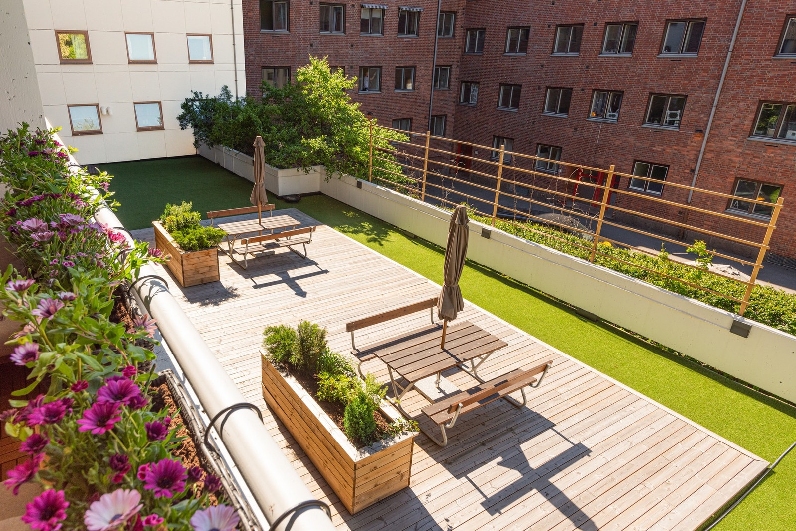 En stor bonus er sameiets flotte uteområdet som kan nytes på sommerstid! Galleribilde