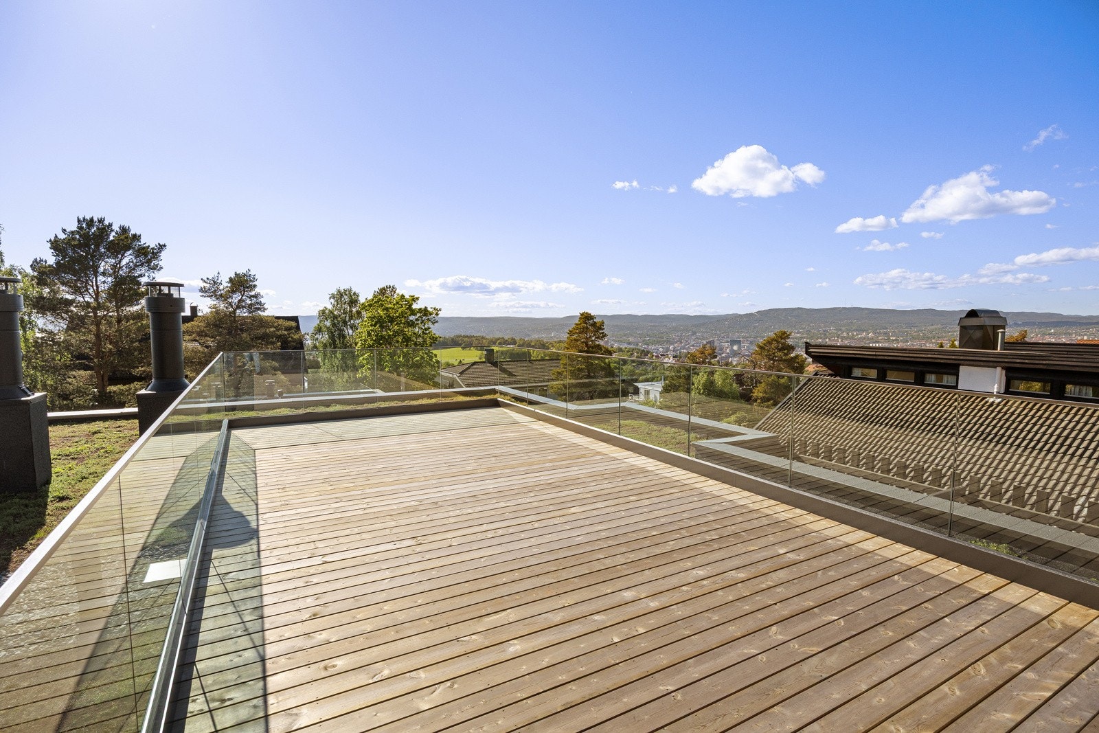 Takterrasse med utsikt mot Ekebergsletta Galleribilde