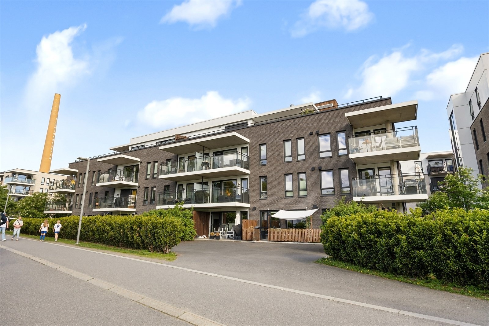 Området er kjent for moderne arkitektur, grønne møteplasser og en sentral beliggenhet med kort vei til både sentrum og rekreasjonstilbud. Galleribilde
