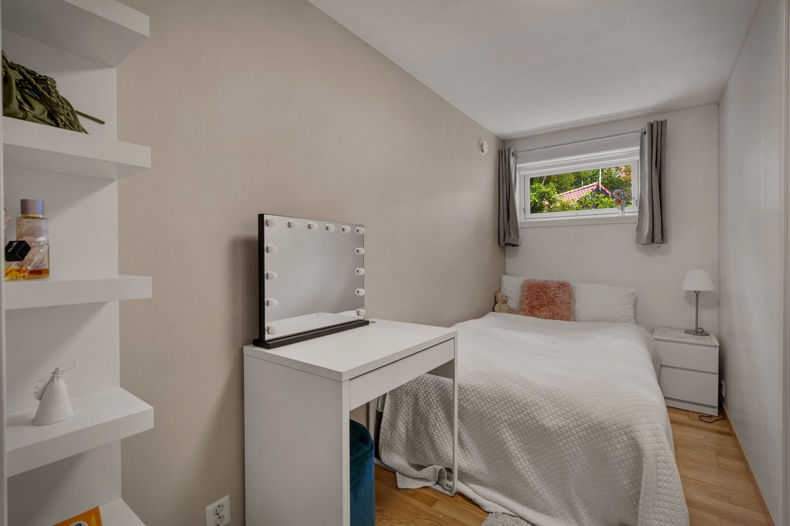 I kjelleren er det innredet med to soverom på 9,5 m² og 5,7 m². Galleribilde