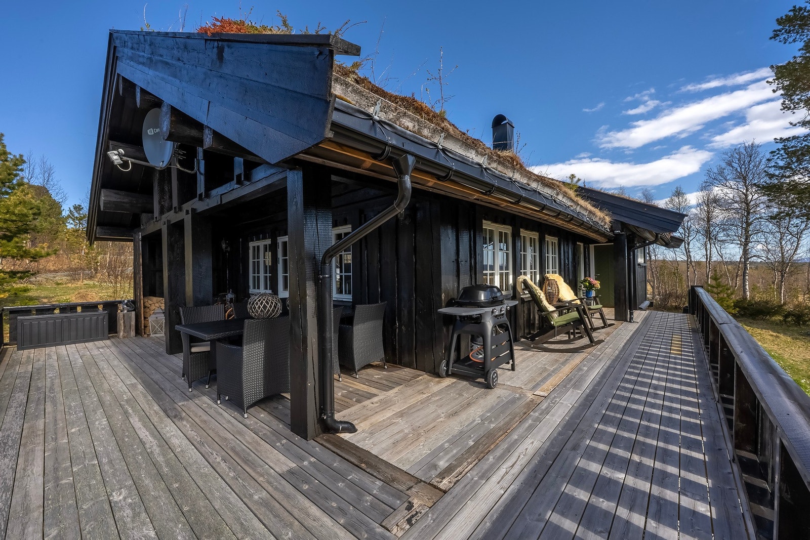 Stor terrasse. Galleribilde