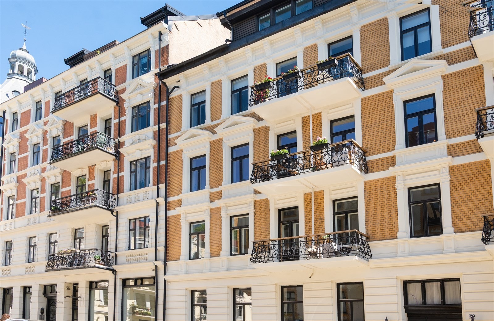 Boligen ligger i et ettertraktet og etablert boligområde på Frogner, preget av elegante bygårder, byvillaer og ambassader Galleribilde