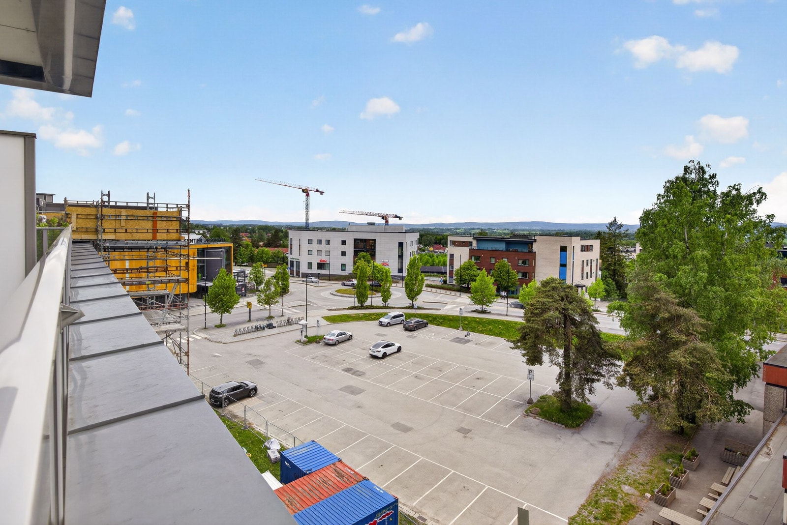 For den aktive finnes flere gode trenings- og aktivitetstilbud i nærområdet - Fresh Fitness Jessheim - 3 minutters gange. Jessheimhallen - 6 minutters gange. Galleribilde