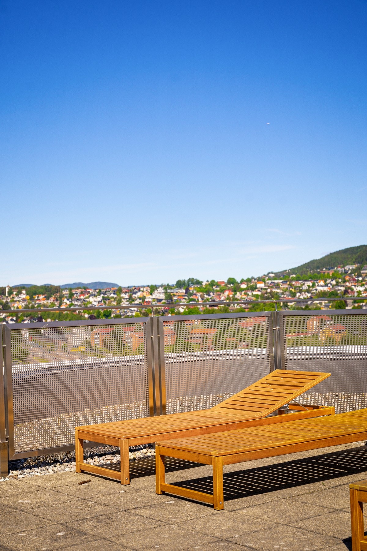 I byggets 15. etasje er det en stor takterrasse med svært gode solforhold! Galleribilde