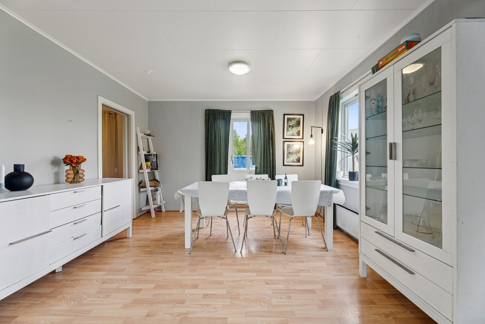 Spisegruppen tar plass i egen sone og inviterer til sosiale og hyggelige måltider. Galleribilde