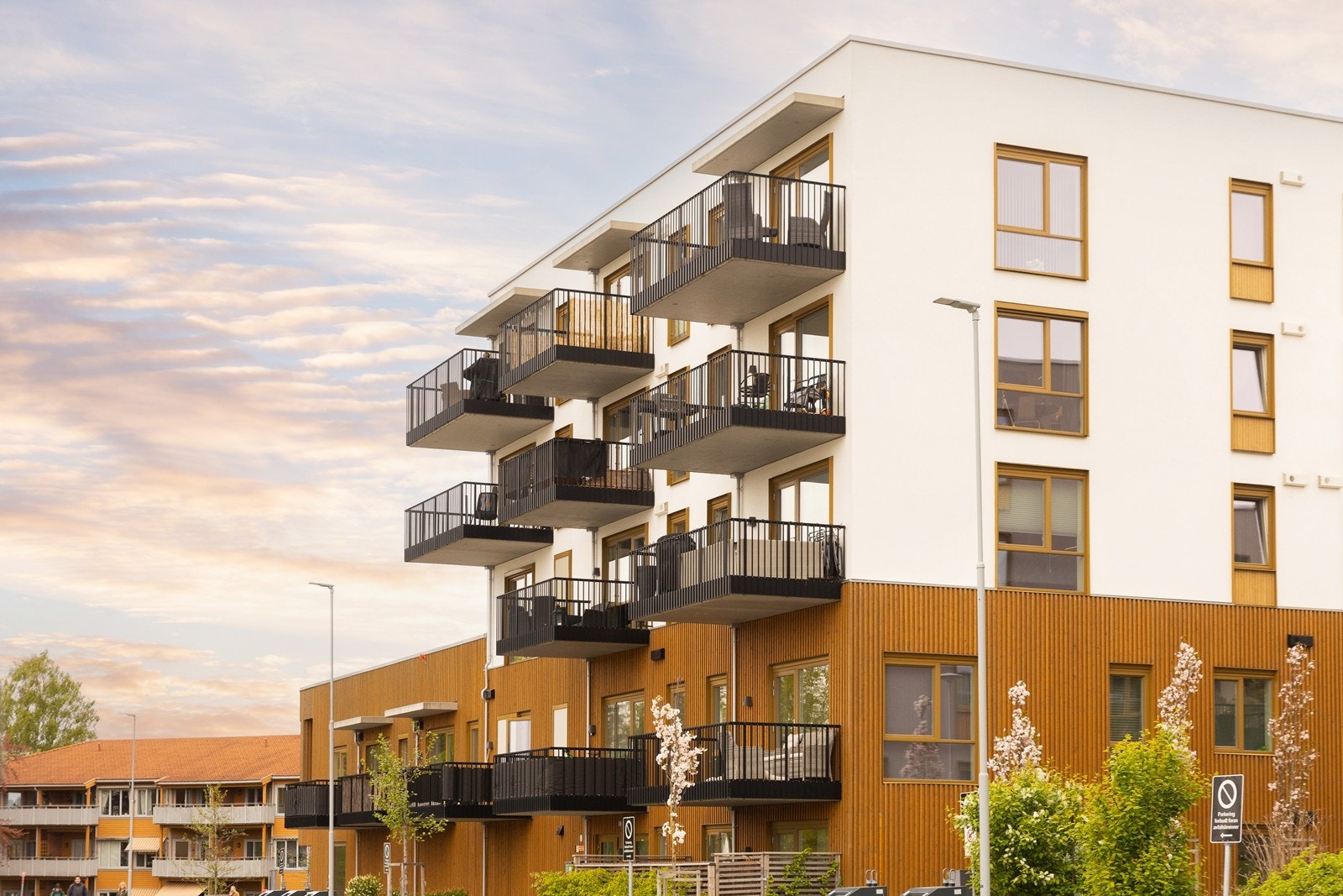 Vinduer med 3-lags isolerglass bidrar til lavt energiforbruk og god lydisolering. Galleribilde