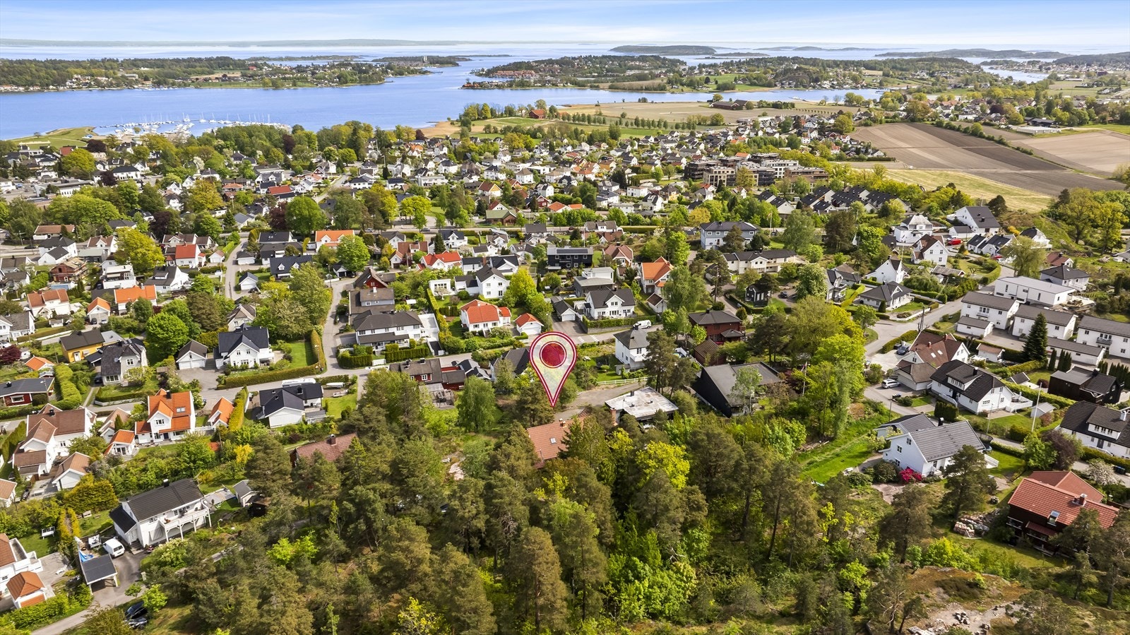 Boligen ligger omringet av naturen, her er det ikke vanskelig å trives. Galleribilde