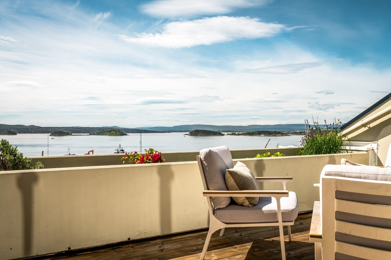 Utsikt over Indre Oslofjord, Nesodden og Fornebu m.m. Galleribilde
