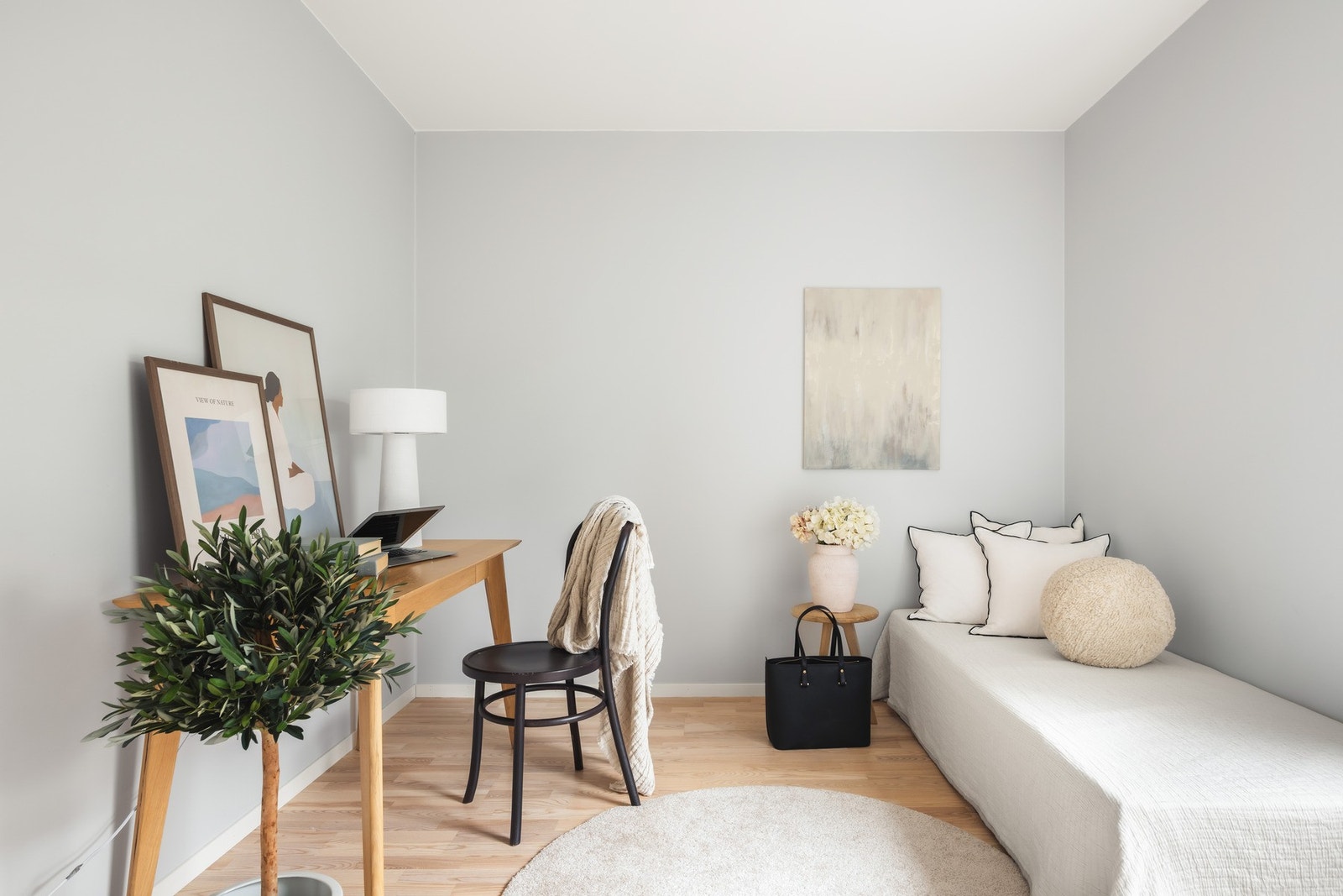 Soverom 2 passer perfekt som gjesterom, kontor eller barnerom. Galleribilde