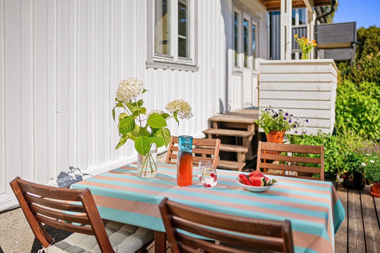 God plass til ønsket utemøblement som sittegrupper og grill e.l. Galleribilde