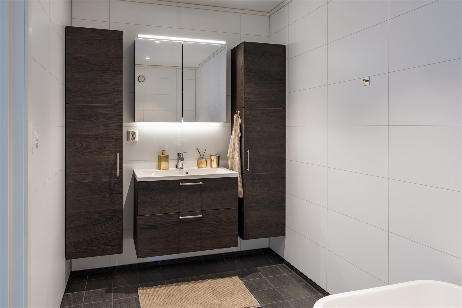Badet i 2. etasjen er målt til 7m². Galleribilde