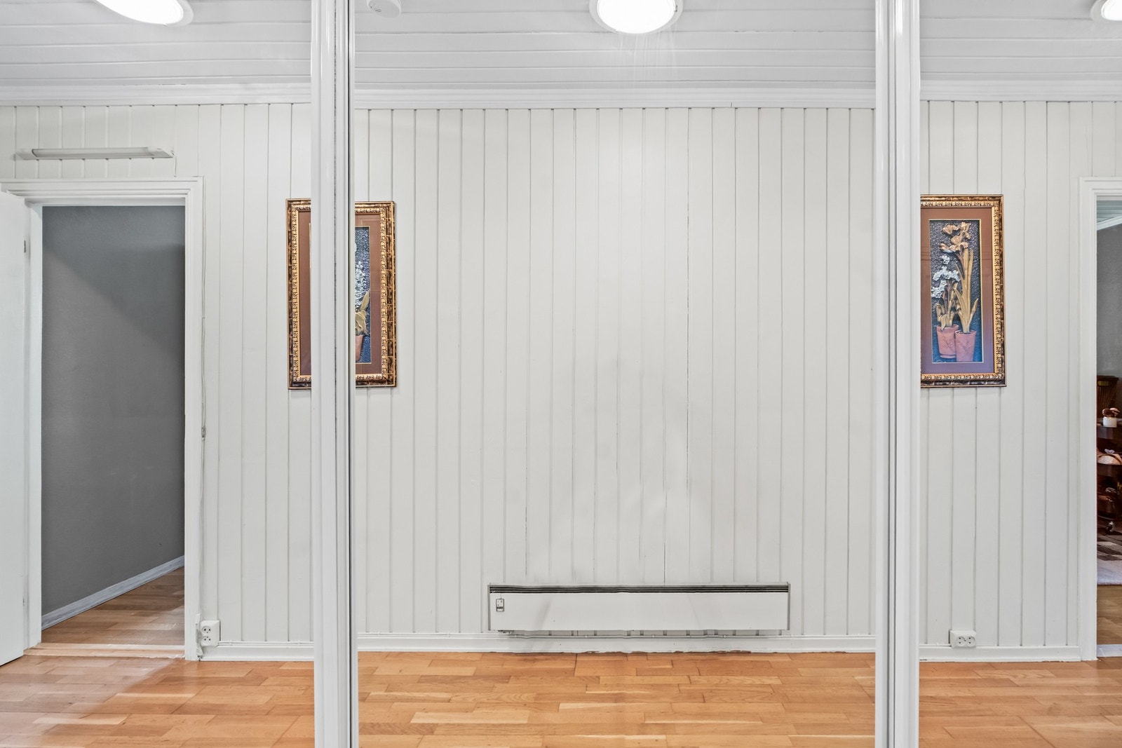 Rommet har skyvedørsgarderobe. Galleribilde