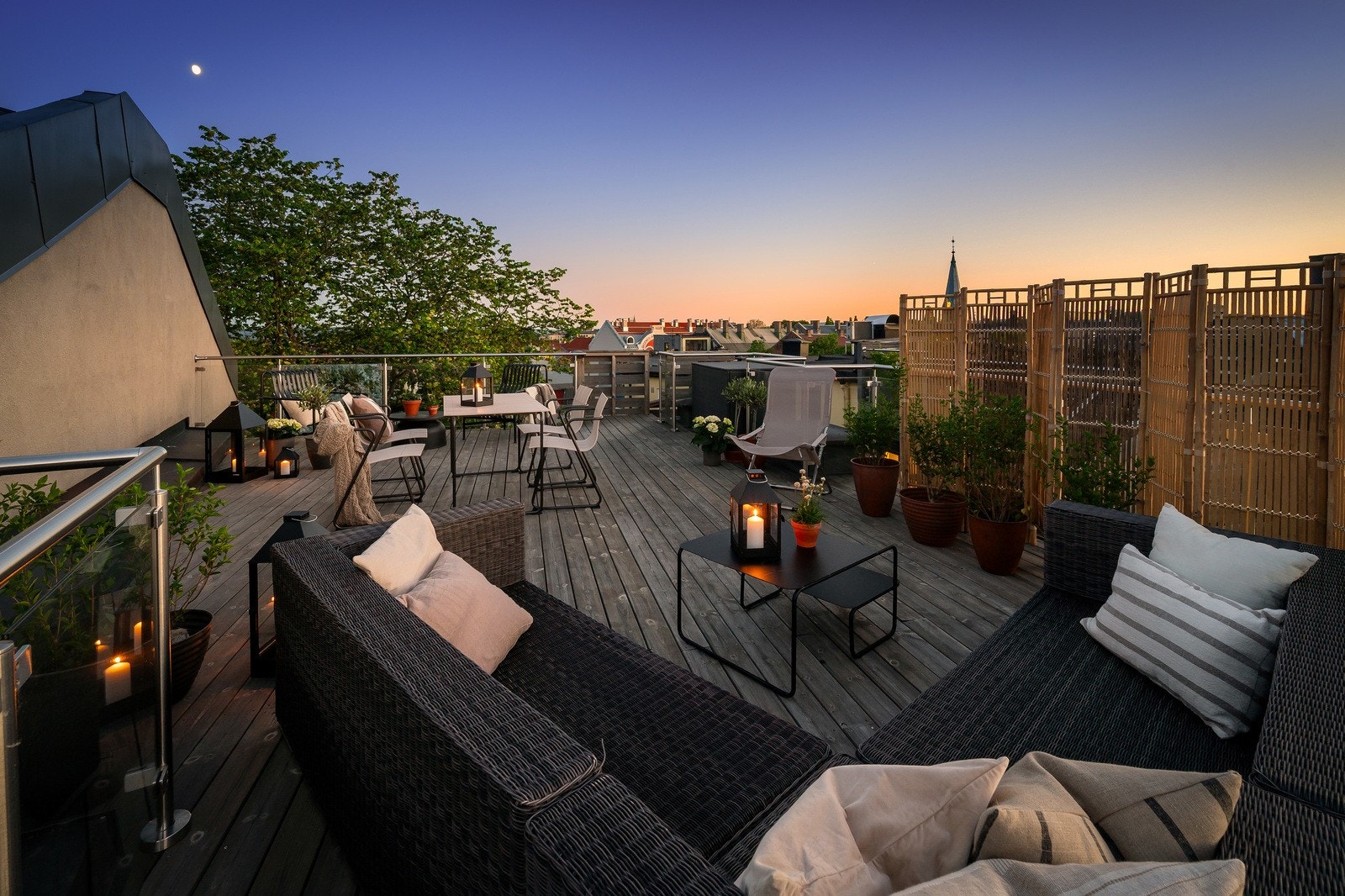 Enestående toppleilighet over 2 plan, med en imponerende, privat takterrasse på hele 46 m² Galleribilde