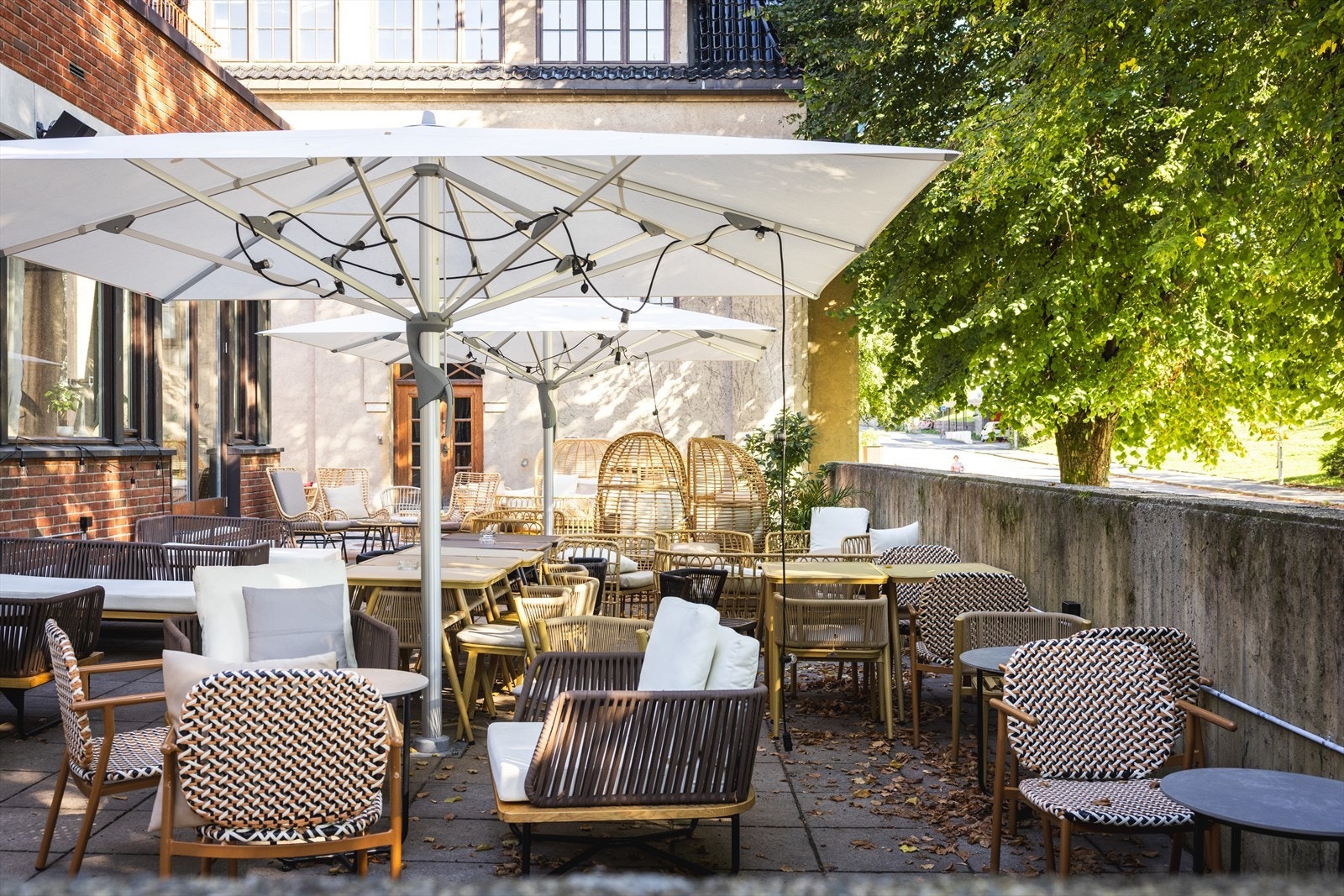 Jubel, en restaurant som ligger rett ovenfor gaten. Restauranten har en veldig hyggelig uteservering, god mat og hyggelig personale. Galleribilde
