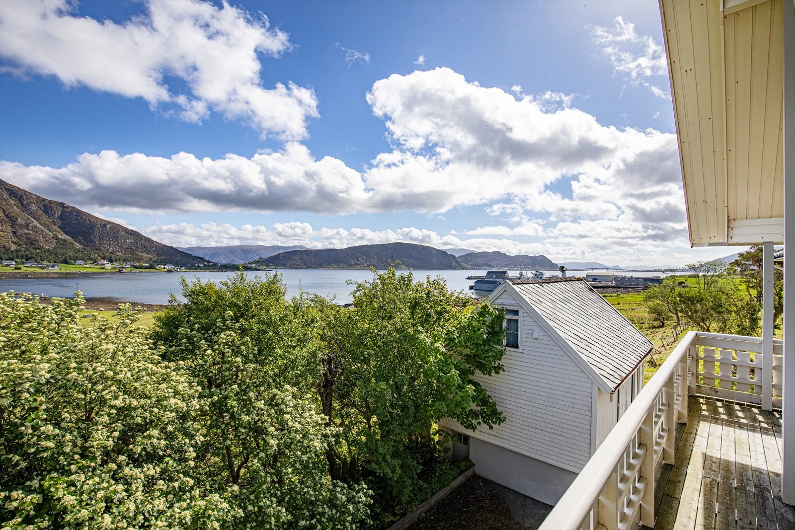 Utsikt fra verandaen Galleribilde