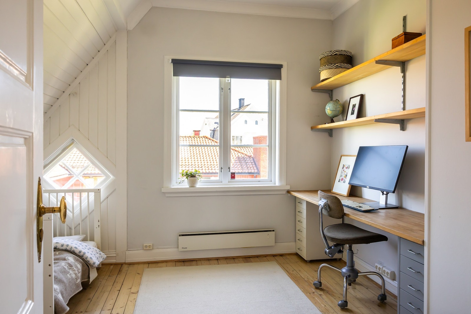 Soverom 4 er innredet som kontor. Galleribilde
