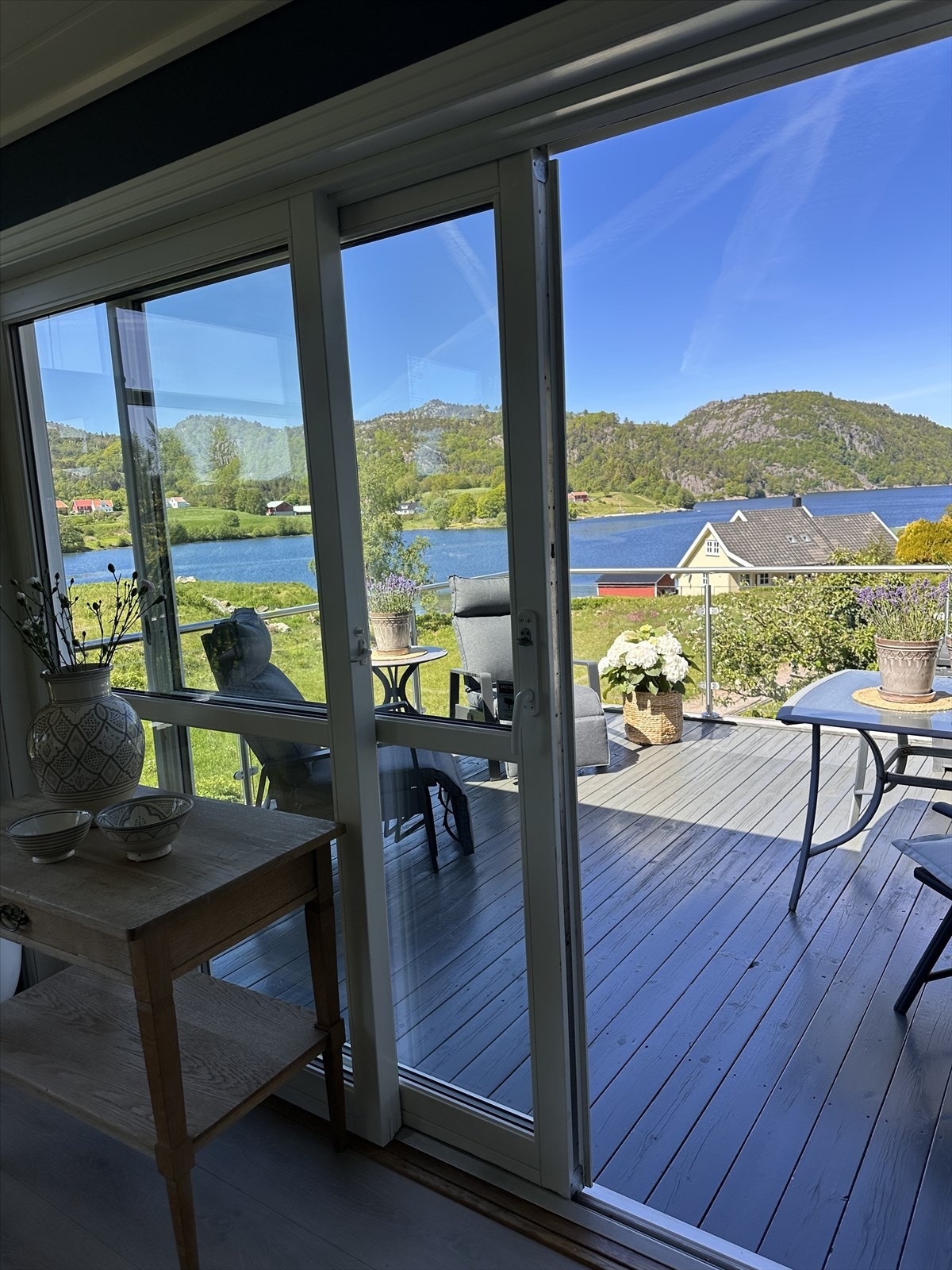 Virkelig flott utsikt ut over fjorden! Galleribilde