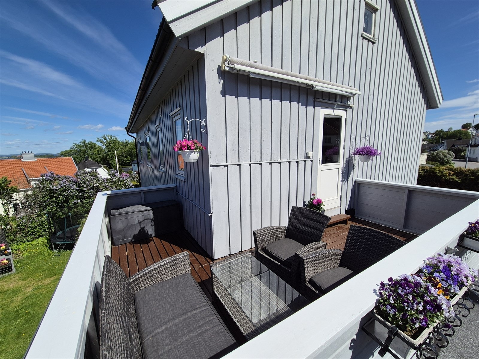 Koselig og solrik balkong Galleribilde