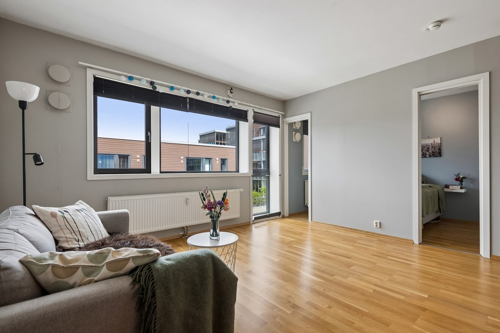 Stuen har plass til en sofagruppe og er lett å innrede. Galleribilde