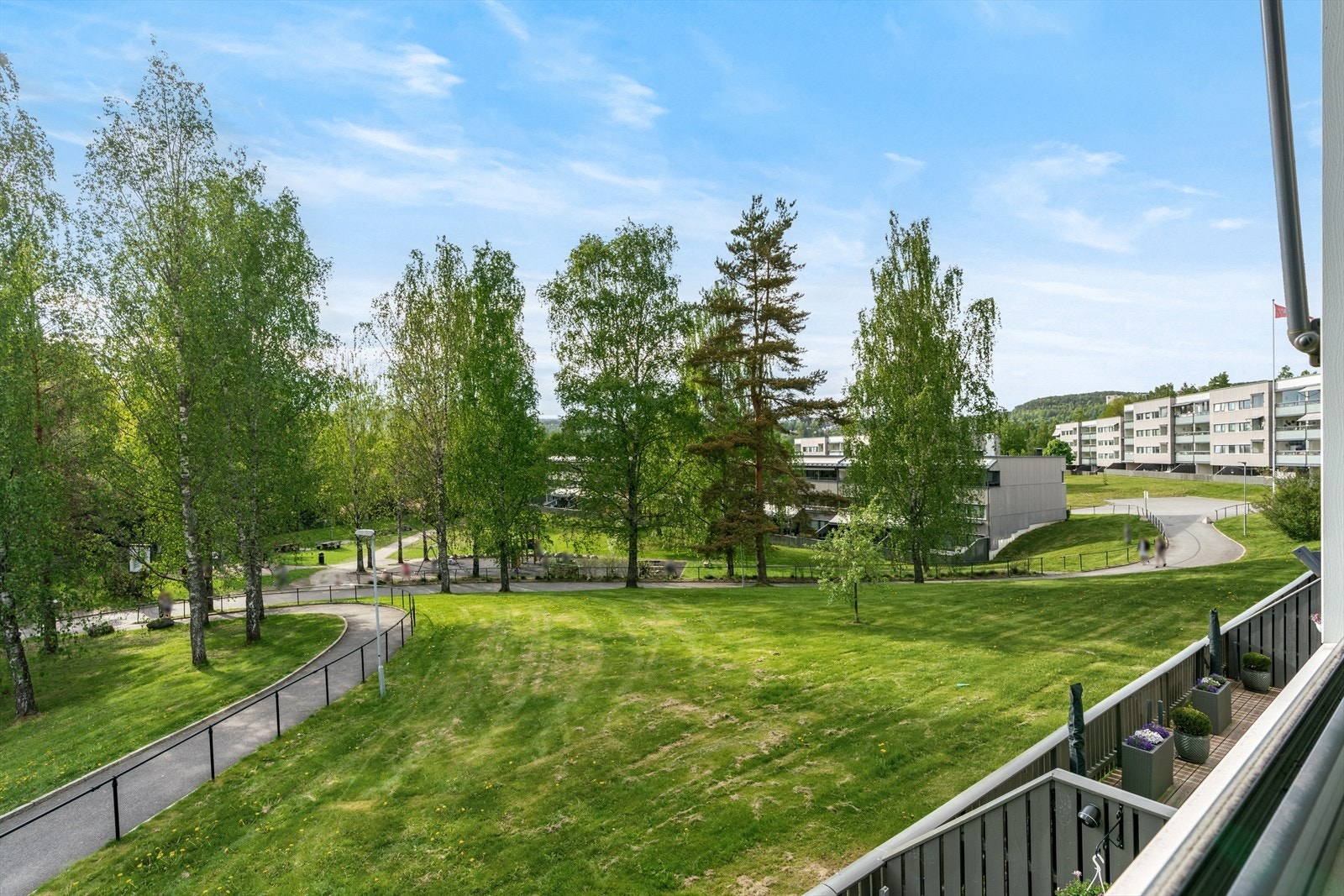 Her ser du utover grønne og rolige omgivelser. Galleribilde