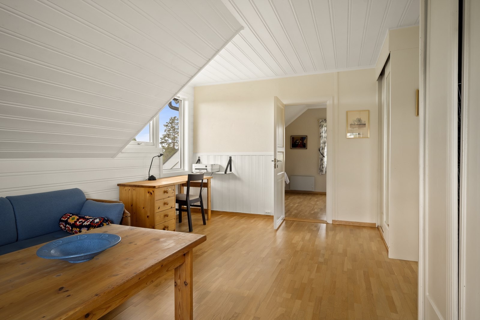 Loftstue med god plass og nydelig utsikt Galleribilde