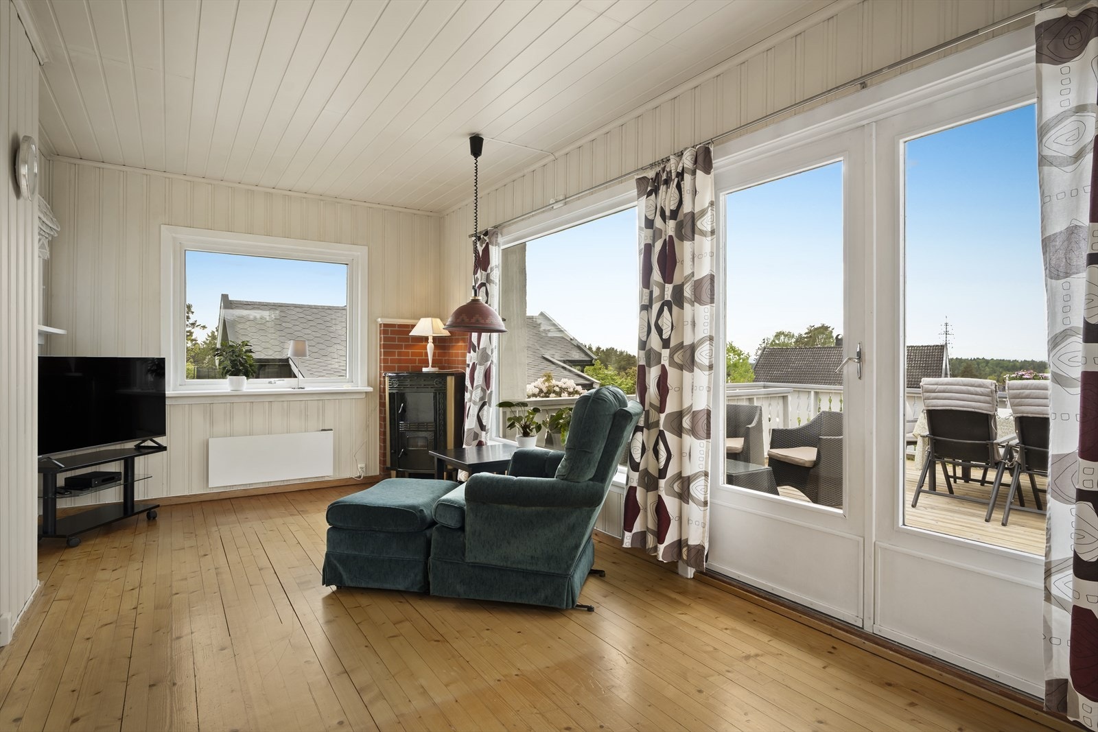 Utgang til vestvendt terrasse fra stue Galleribilde
