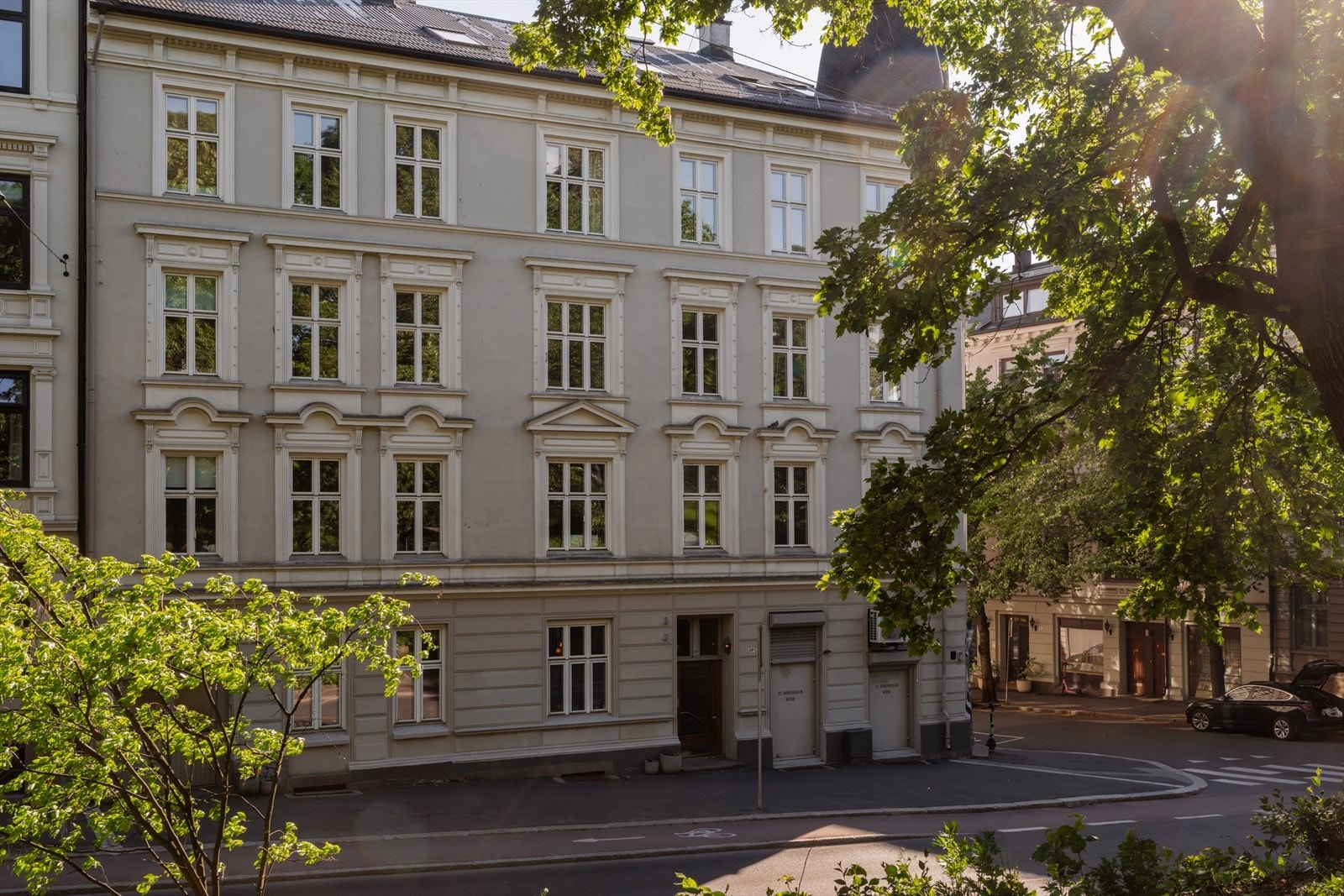 Flott bygård fra 1890-tallet i nyrenessansestil. Galleribilde